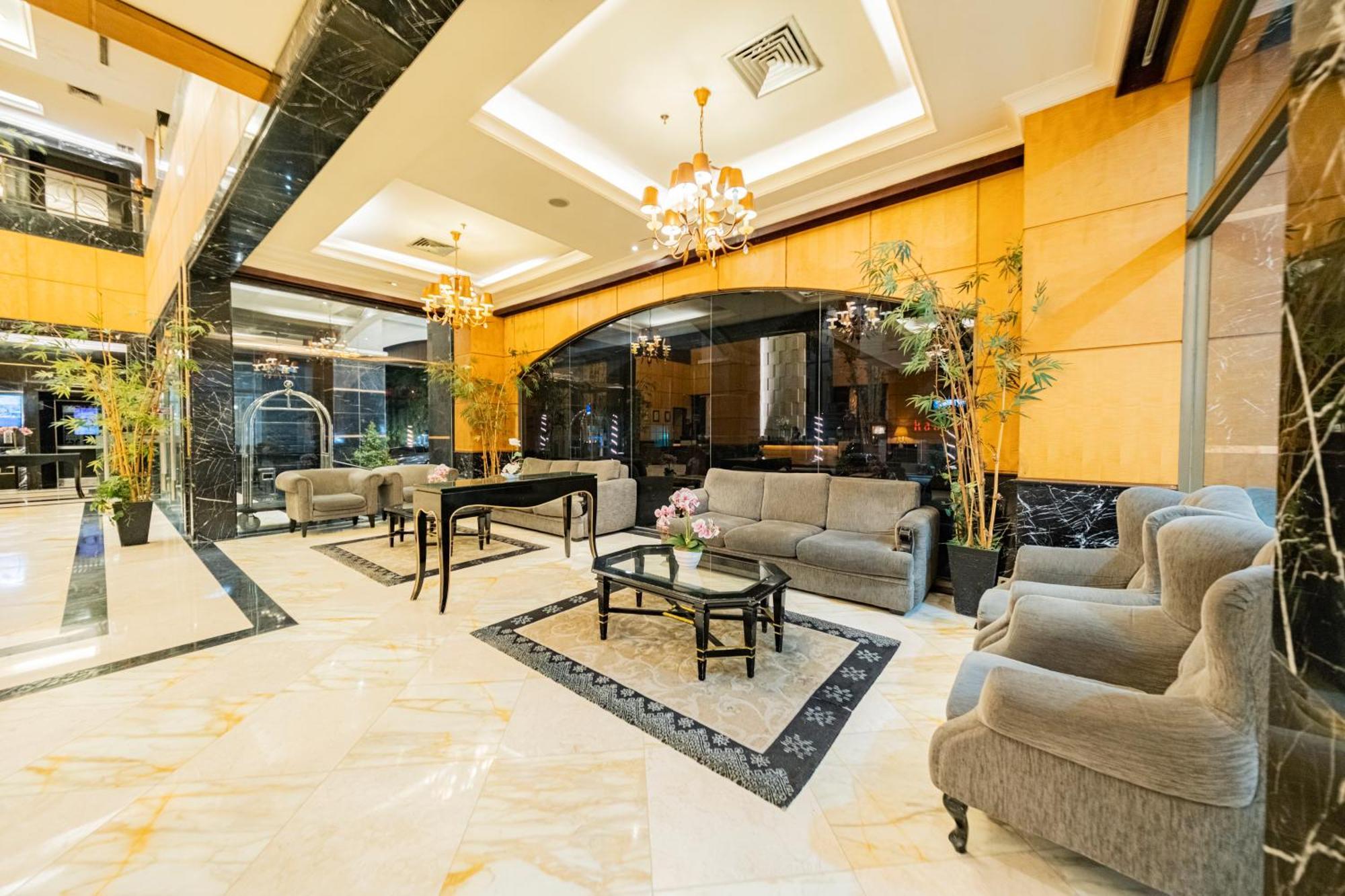 Grand Jatra Hotel Pekanbaru Exterior foto