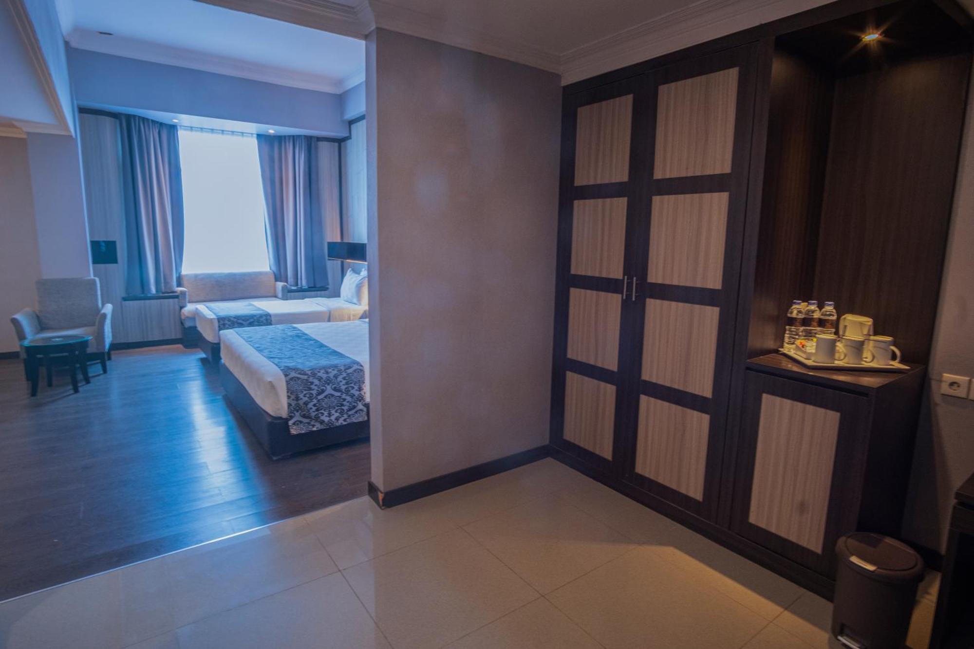 Grand Jatra Hotel Pekanbaru Exterior foto